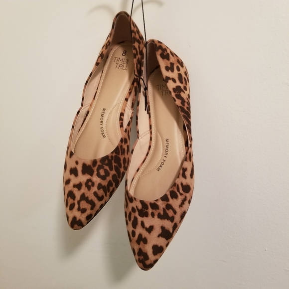 ** LAST 1 LEFT ** Leopard print slip on flats - Picture 5 of 8